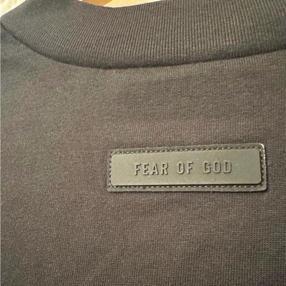 NWT FEAR OF GOD ESSENTIALS Black V-Neck T-Shirt Size: M - Picture 7 of 9
